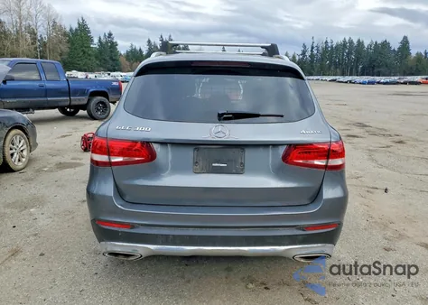2018 Mercedes-Benz Glc 300 4Matic z USA, uszkodzony, nr VIN WDC0G4KB2JV035610
